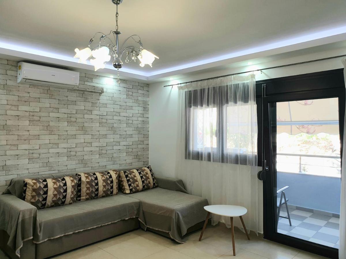 Iros Apartment Néa Péramos Exterior foto